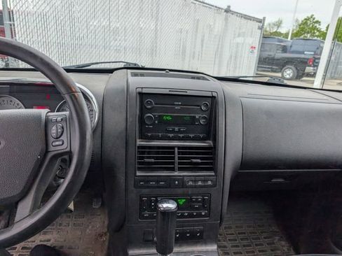 Used 2007 Ford Explorer Sport Trac Limited AWD/4WD image 4