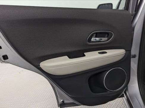 Used 2021 Honda HR-V EX image 16