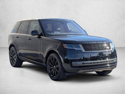 Used 2023 Land Rover Range Rover SE AWD/4WD image 3