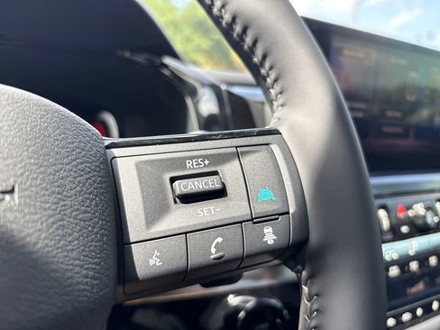 New 2026 Nissan Pathfinder SL FWD image 12