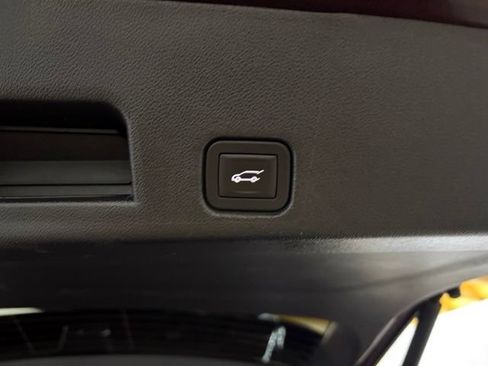 Used 2024 Chevrolet Traverse RS AWD/4WD image 10