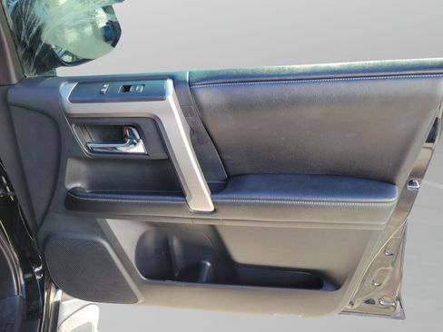 Used 2015 Toyota 4Runner SR5 RWD image 29