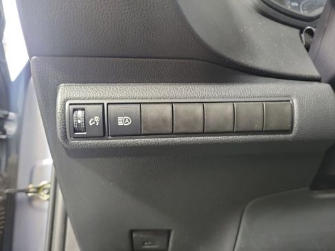 Used 2022 Toyota Corolla LE image 13