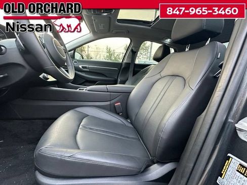 Used 2025 Hyundai Sonata Limited FWD image 14
