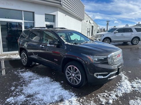 Used 2017 GMC Acadia SLT image 4
