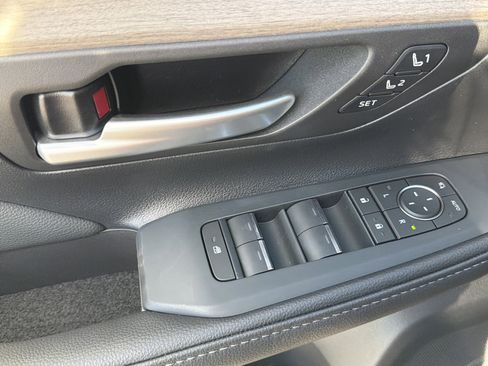 New 2026 Toyota Grand Highlander Platinum AWD/4WD image 25