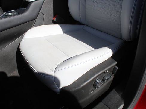 Used 2025 Cadillac XT4 Sport image 39