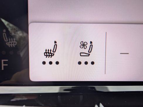 Used 2024 Volkswagen Atlas Cross Sport SEL Premium R-Line image 33