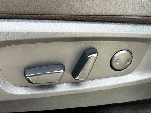 Used 2024 Nissan Pathfinder SL AWD/4WD image 24