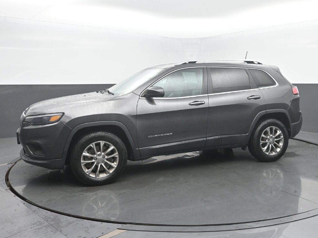Used 2019 Jeep Cherokee Latitude Plus w/ Comfort/Convenience Group AWD/4WD image 2