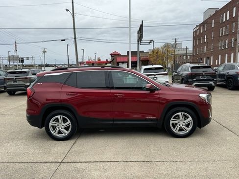 Used 2018 GMC Terrain SLE w/ Driver Convenience Package image 6