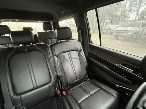 Used 2024 Jeep Wagoneer Series II w/ Flexible Seating Group image 14