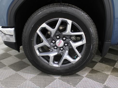 Used 2024 GMC Sierra 1500 SLT image 38