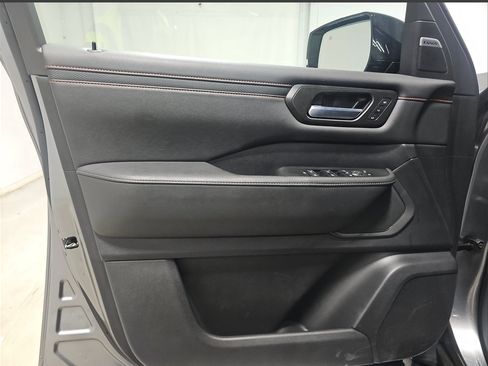 Used 2025 Nissan Armada PRO-4X AWD/4WD image 11