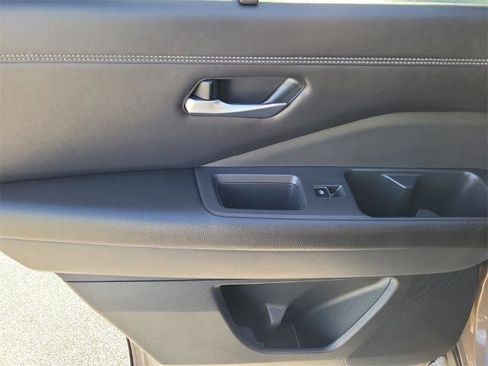 Certified 2024 Nissan Pathfinder Platinum w/ Cargo Package image 18