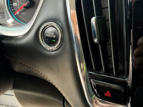 Used 2019 Chevrolet Traverse LT image 36