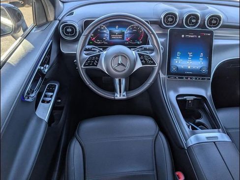 Used 2024 Mercedes-Benz GLC 300 image 8