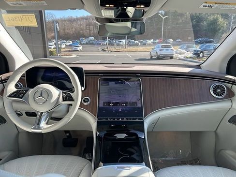 Used 2023 Mercedes-Benz EQE 500 4MATIC SUV image 15