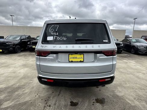 New 2024 Jeep Wagoneer 4WD w/ Premium Group I image 6