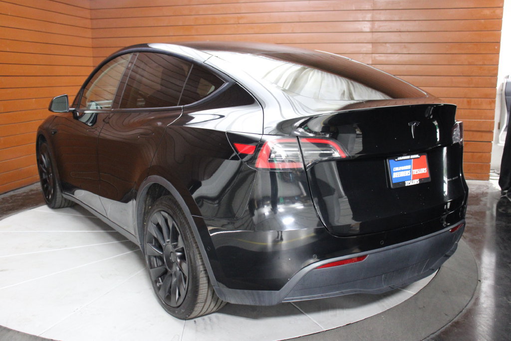 Used 2021 Tesla Model Y Long Range AWD/4WD image 11