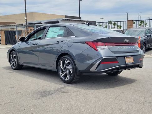 New 2026 Hyundai Elantra Limited FWD image 3