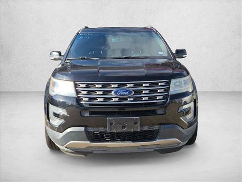 Used 2016 Ford Explorer XLT w/ Equipment Group 202A FWD image 2