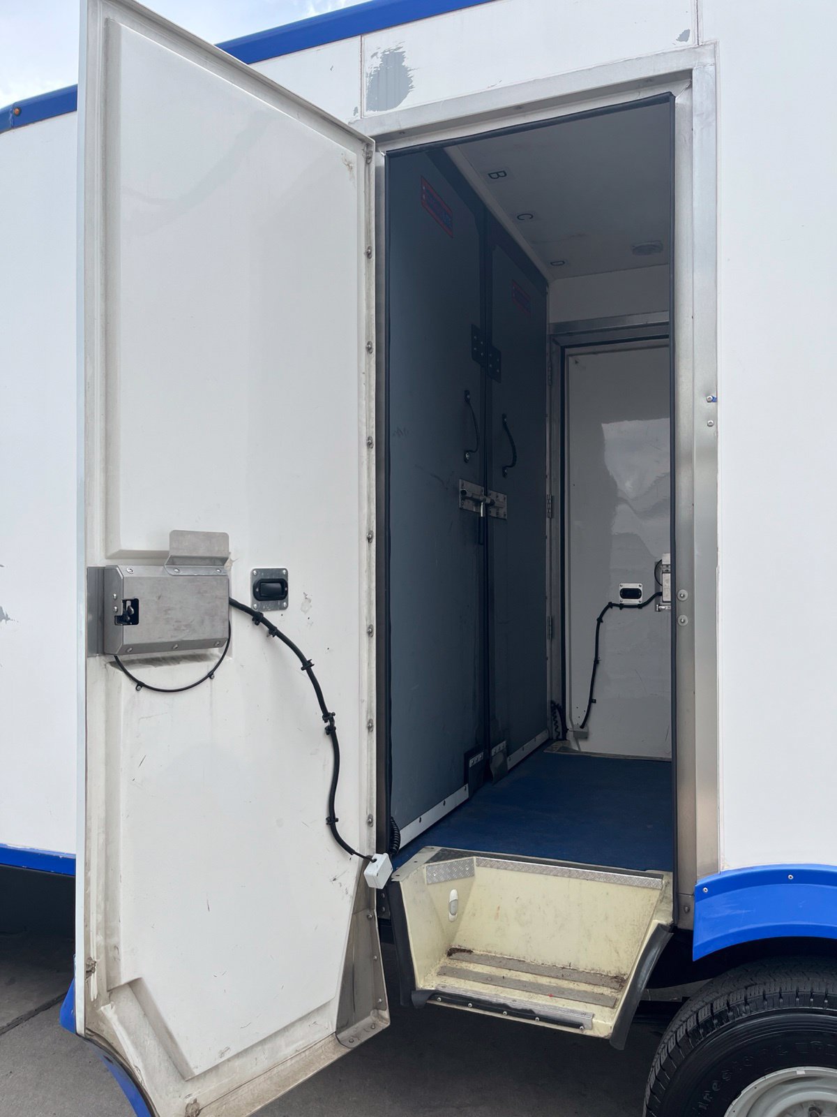 Used 2023 Ford E-350 and Econoline 350 Super Duty w/ Power Windows & Locks Group RWD image 9