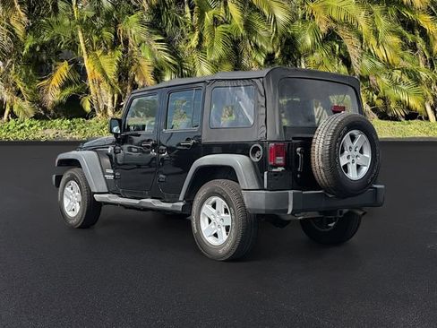 Used 2015 Jeep Wrangler Unlimited Sport AWD/4WD image 6
