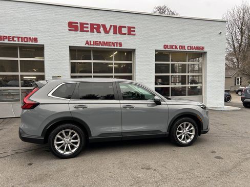 Used 2023 Honda CR-V EX image 9