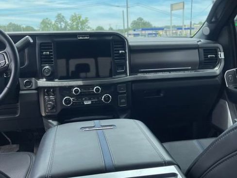 Used 2026 Ford F250 Platinum w/ FX4 Off-Road Package AWD/4WD image 12