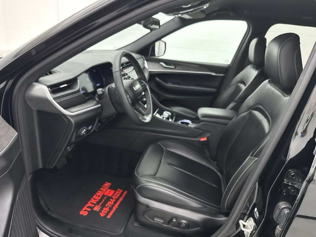 Used 2024 Jeep Grand Cherokee Limited AWD/4WD image 20