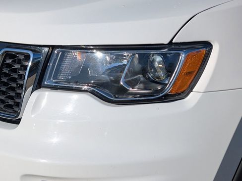 Used 2022 Jeep Grand Cherokee Laredo E w/ Security & Convenience Group AWD/4WD image 16