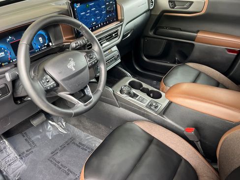 Used 2025 Ford Bronco Sport Outer Banks w/ Outer Banks Tech Package+ image 11