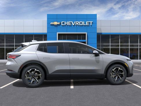 New 2026 Chevrolet Equinox EV LT FWD image 10