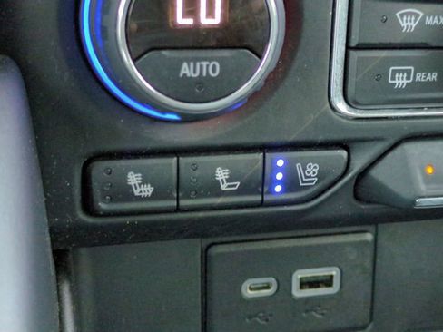 Used 2022 Chevrolet Suburban High Country image 28