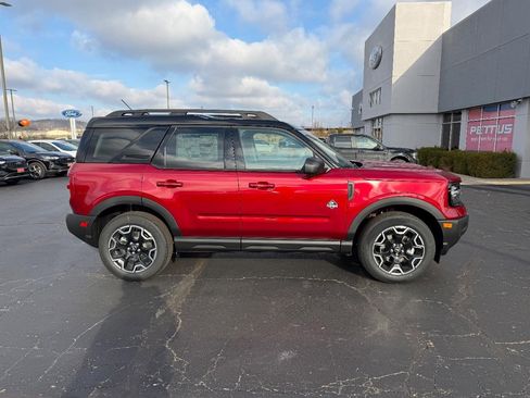 New 2025 Ford Bronco Sport Outer Banks w/ Outer Banks Tech Package+ AWD/4WD image 2