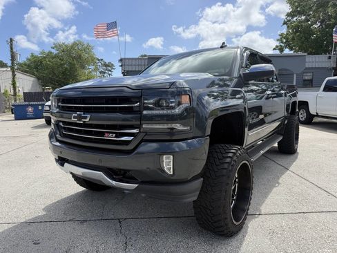 Used 2017 Chevrolet Silverado 1500 LTZ Z71 w/ LTZ Plus Package AWD/4WD image 10