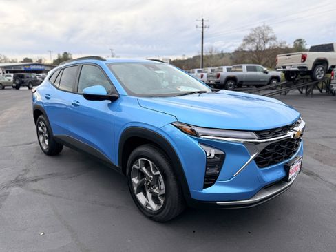 New 2026 Chevrolet Trax LT w/ LT Convenience Package image 3