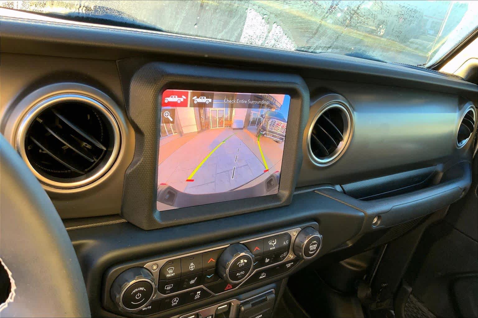 Used 2023 Jeep Gladiator Rubicon w/ LED Lighting Group AWD/4WD image 26