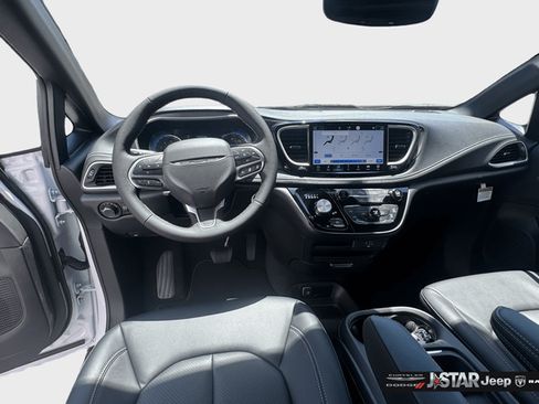 New 2027 Chrysler Pacifica Select w/ Family Tech Group FWD image 10