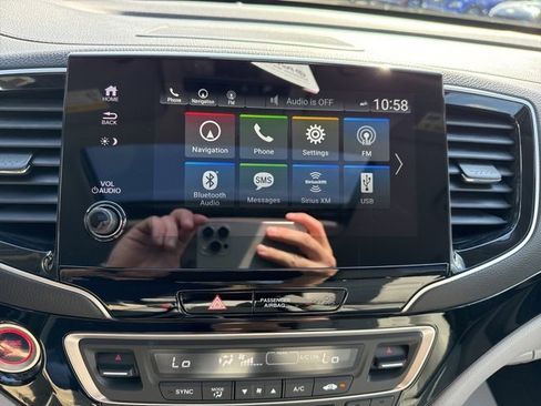 Used 2022 Honda Pilot Touring image 11