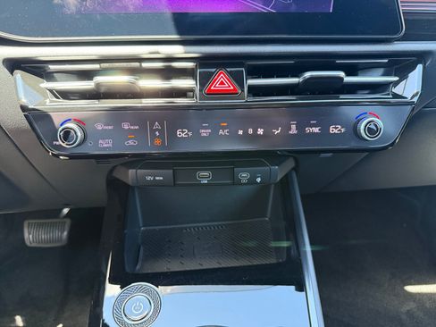 Used 2023 Kia Niro Wind FWD image 13