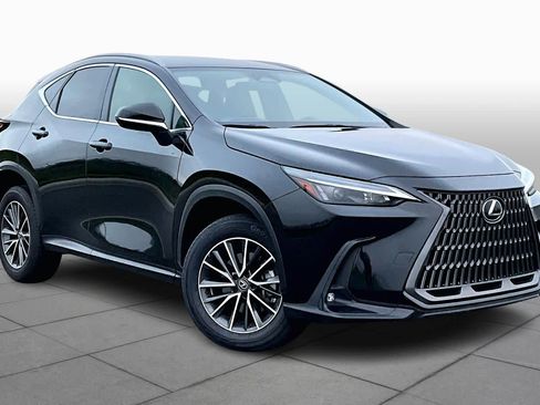Used 2024 Lexus NX 250 FWD image 3
