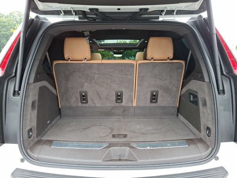 Used 2021 Cadillac Escalade Premium Luxury AWD/4WD image 28