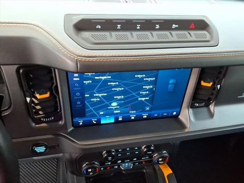 Used 2024 Ford Bronco Badlands image 13