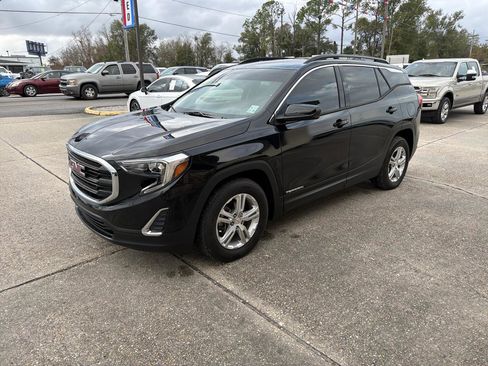 Used 2018 GMC Terrain SLE w/ Driver Convenience Package image 2