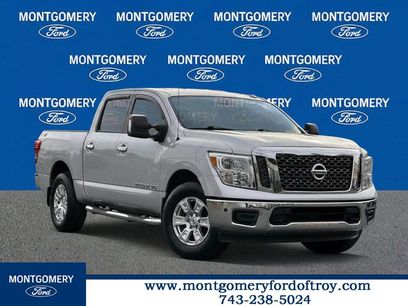 Used 2018 Nissan Titan SV w/ SV Convenience Package