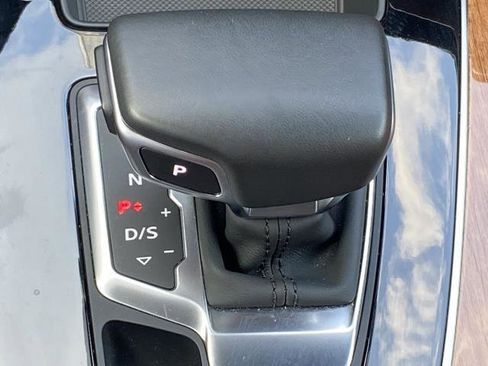 Used 2022 Audi Q5 2.0T Premium w/ Convenience Package image 30