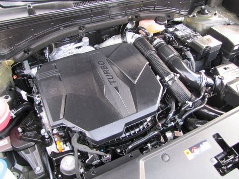 Used 2025 Hyundai Santa Fe SEL FWD image 31