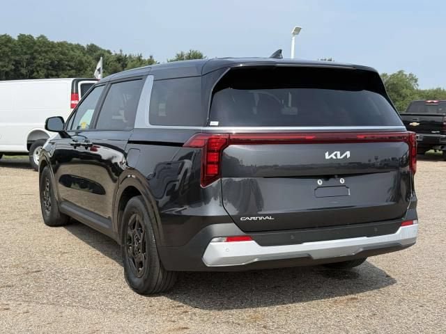 Used 2026 Kia Carnival FWD image 6